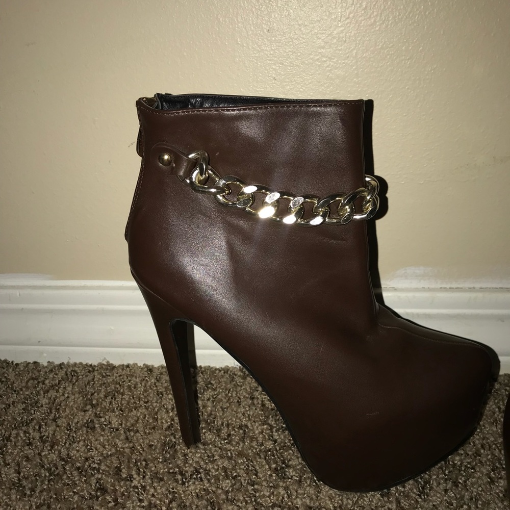 Women 7.5 Ankle Boots